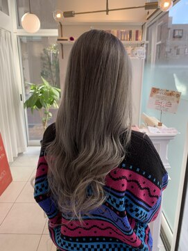 ルルバイアズール 草加店(LULU by azule) トリプルカラー，ホワイトグレー，ホワイトカラー【草加】