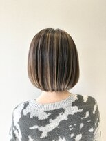 リヴナ(Livna)&nbsp;ハイライトを入れて周りと差をつけるこなれボブ◎