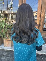 ヘアードレスビュー(hair dress V.I.E.W)&nbsp;パツっとロング×カーキアッシュカラー