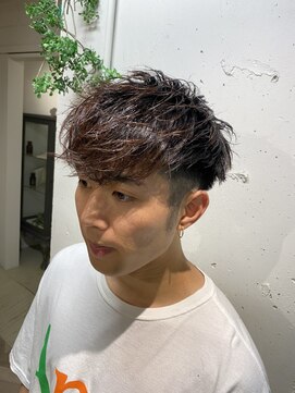 エル(EL by green) 【YUKI】ショートレイヤー×ツーブロック×刈り上げ