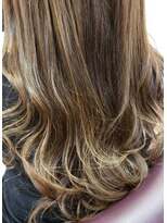 カットインファーチェ CUT IN face&nbsp;ふんわりロング×外国人風透明カラー×ハイライト