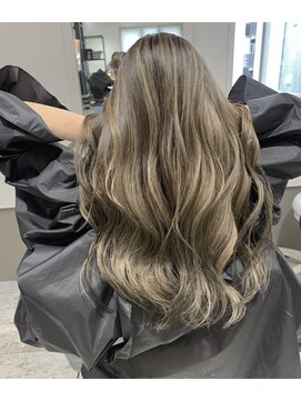 ジゼル(GiseL) ハイライトカラー　バレイヤージュ