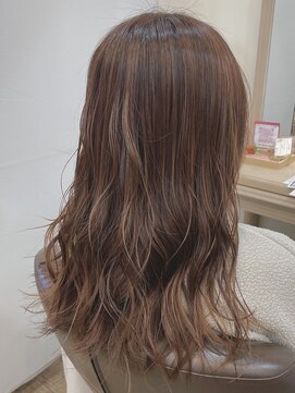 アルターリール(aL ter Rire) ブラウンベージュ/中村郁未