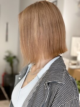 アヴァンス 京橋店(AVANCE) 切りっぱなしボブが似合うハイトーンカラー