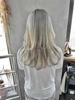 リュッカ(Lyuck)&nbsp;【MANA】ウルフカット/レイヤースタイル/ロングウルフ