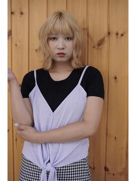 ブゾン(buZon) 【buZonブゾン】ハイトーンウルフ×外ハネスタイル