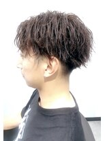 夜髪 柔らかウェーブが優しい雰囲気。ツイストスパイラル