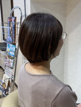 トモ(tomo.) 丸みショートボブ