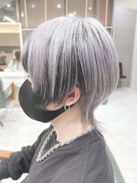 デイズ(days)&nbsp;シルバーカラーツーブロックマッシュショート　ブリーチカラー