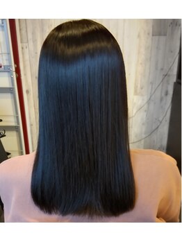 セオリー(THEORY)の写真/カラーによるダメージは想像以上です。ダメージをリスク回避出来るような髪質改善で理想の艶髪に導きます。