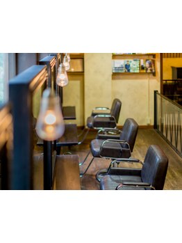 【ヘアケアマイスター在籍】暖かみを感じるゆったりとしたプライベート空間で、至福のひと時を♪