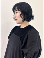 ケンジ 横浜(KENJE) 艶カラーが引き立たてるボブパーマ