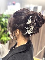 コティ(Kotii)&nbsp;ボリュームが可愛いアップスタイル♪