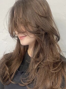 シェス 梅田(shes)の写真/【大阪/梅田】髪質改善×レイヤーカットのスペシャリストが多数在籍◎アナタのなりたいが叶うサロン[shes]*