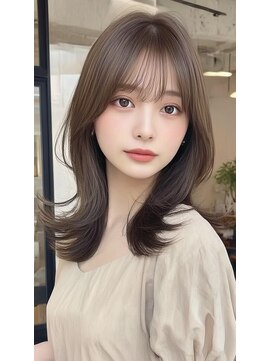 レス(Les.) ミディアムレイヤーバタフライカットハッシュカットダークグレー