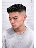 ゼロスバーバー(0's BARBER SHOP) スキンフェード/アイロンパーマ/バーバースタイル/ビジネス
