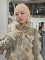 クイン(qin)&nbsp;ハイトーンホワイトブロンドレイヤーボブ