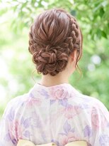 と和 巣鴨 大人フェミニンな編み込みカチューシャ風シニヨンアップ