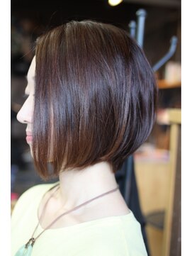 オーバーキャプテンネイキッド(OVER CAPTAIN NAKED) バングレスモード系ハイセンスショートボブ(モードボブ)