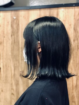 リタヘアー(Lita Hair) 切りっぱなしボブ×暗髪透明感ネイビーアッシュ