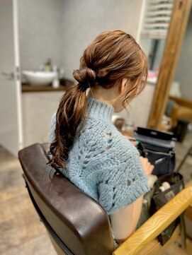 ベルトオブヴィーナス(Belt of venus) カジュアルローポニーアレンジ