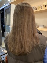 ミルヘアデザイン(mil hair design)&nbsp;ミルクティーベージュレイヤーインナーカラーグレージュカラー