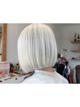 ワンランク上の大人女性のためのカラー。普通のことをしているだけなのに、なぜか白髪染めが上手い♪