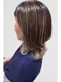 エヌアンドエーコンティ(N&A CONTi) ふわっと揺れる毛先が抜け感の決め手◎レイヤーミディ