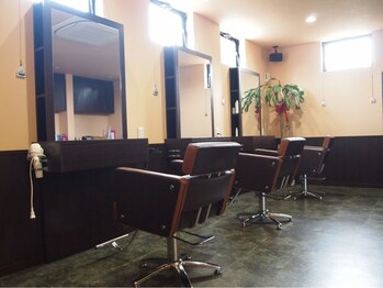 ヒスヘアー クリエイティブスペース(hys hair creative space by lauto)の写真/気さくなスタッフとカフェ併設のアットホームなサロン☆気軽に通える居心地の良い落ち着いた空間が魅力♪