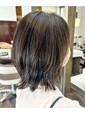 前髪ストレートミディアムレイヤーカット小顔くびれ外ハネ