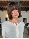 扱いやすさ◎厚めのバングにゆるパーマ