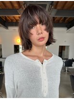 シアター(CIARTOR)&nbsp;扱いやすさ◎厚めのバングにゆるパーマ