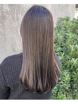 暗め透明感　アッシュグレーカラー