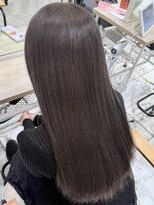 ヘアーアンドメイク ビス(HAIR&MAKE bis) ブリーチ1回で透明感グレージュ シルバーカラー【AKITO】