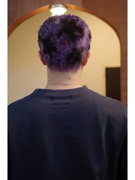 エディ(Edy) スパイキーショートケアブリーチダブルカラー外国人風眉毛カット