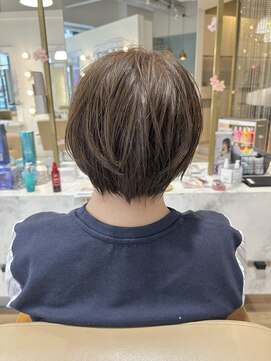 ウィル 野田阪神店(WiLL) 大人女性に似合う丸みショート×白髪ぼかしハイライト