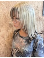 マギーヘア(magiy hair)&nbsp;ホワイトカラー［magiyhair西部笑］/下北沢