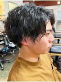 30代40代メンズセンターパートツイストパーマ黒髪