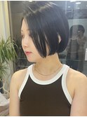 黒髪ボブ　前髪なしボブ　センター分け　ミニボブ