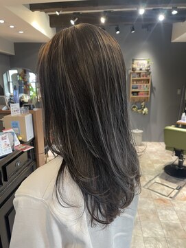 ルート(route.) ナチュラルハイライト×レイヤーカット