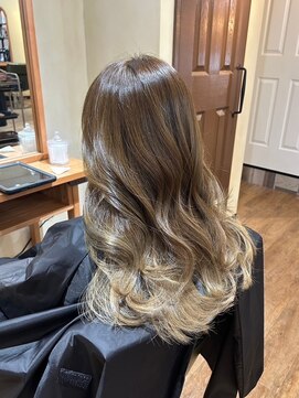 オーストヘアジジ(Aust hair Gigi) イメチェンミルクティーベージュ×エアリーロング