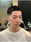 1502黒髪刈り上げツーブロックフェードカットバーバースタイル