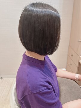 コーエン(cowen) 黒髪ふんわりミニボブ美髪ローライトかきあげカールアラサー