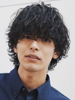 イズバイフィフス(is by fifth) 波巻きパーマスパイラルパーマメンズマッシュウルフカルマパーマ