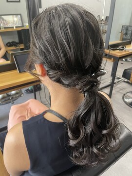 ウェイビー 桜木町店(WAVY) 【WAVY hair set】シンプルふわふわローポニー