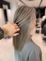 ステア ケース(stair case)&nbsp;白髪を活かしてつくる脱白髪染めグレージュ