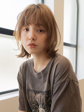 トレヘアー(tRe hair) ミディアムレイヤー くびれヘア アプリコットオレンジ