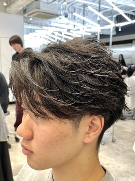 フィフスパーク(fifth PARK) 渋谷フェザーパーマfifthセンターパートメンズパーマ毛流れ色気