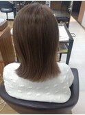 軽やか外はねボブ