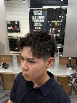 リレーションメンズヘアー(RELATION MEN'S HAIR) アップバングフェザーショートテーパーフェード短髪メンズ